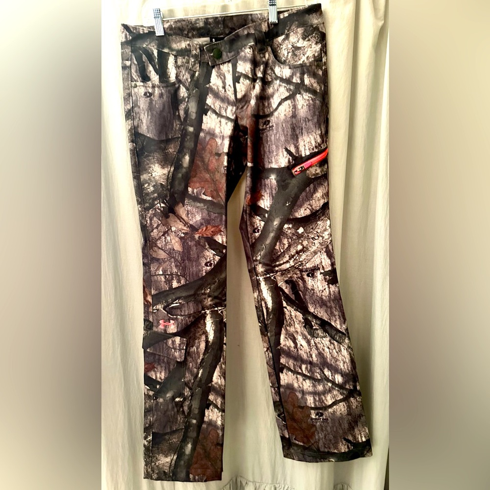 Women’s Under Armour Camo Pants Sz 8